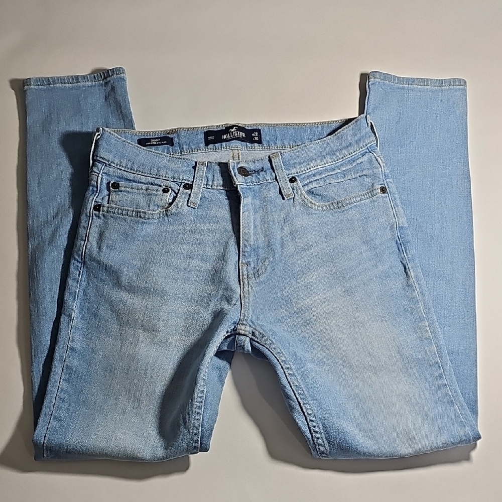 Hollister Women's Light Blue Straight Jeans